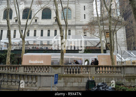 Facebook è un giorno di privacy pop-up shop si trova all'interno di Bryant Park sul dicembre 13, 2018 a New York. Foto Stock