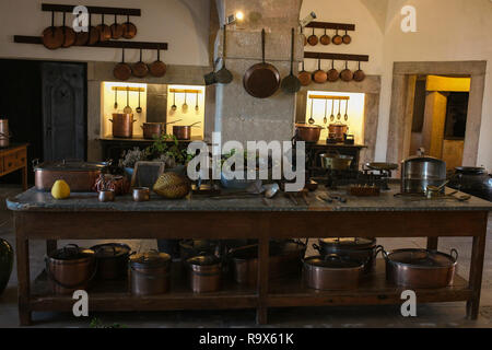 Interno della cucina nella pena Palace. Il palazzo è un sito Patrimonio Mondiale dell'UNESCO e una delle sette meraviglie del Portogallo Foto Stock
