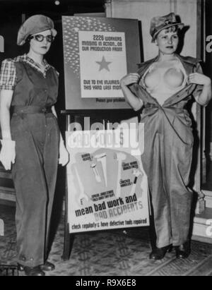 Abito di sicurezza per i lavoratori di sesso femminile. L'uniforme a sinistra e completare con la plastica "bra' sulla destra, prevenire futuri incidenti sul lavoro femminile tra lavoratori di guerra. Los Angeles, California. Acme, ca. 1943 Foto Stock