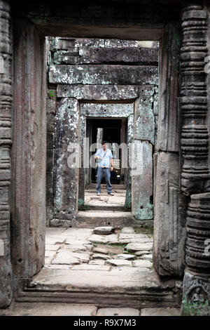 Corridoio di pietra in Cambogia Foto Stock