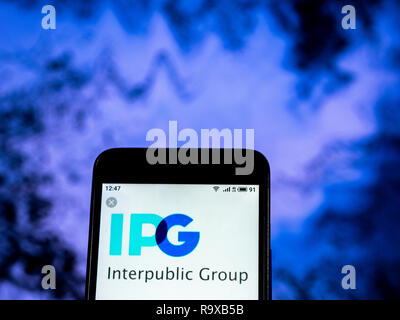 Interpublic gruppo di società società di pubblicità visto il logo visualizzato sul telefono intelligente Foto Stock
