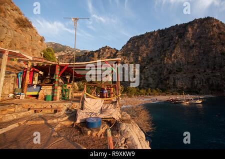 Waterfront bar, Valle delle Farfalle, Turchia Foto Stock