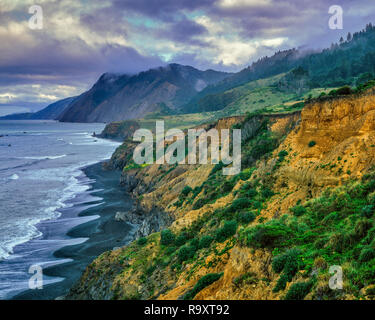 Cancellazione di tempesta, Jones Beach, Sinkyone Wilderness State Park, perso Costa, Mendocino County, California Foto Stock