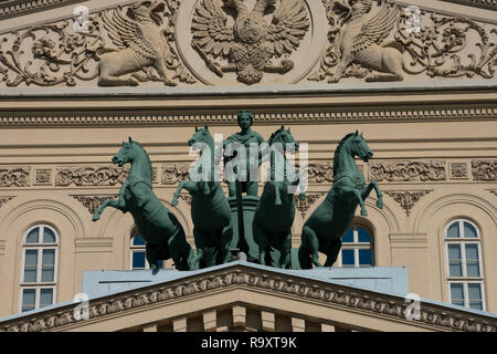 Mosca, Russia. Agosto 25, 2018. Teatro Bolshoi facciata (Bolshoy Teatr) e la Quadriga di Apollo Foto Stock