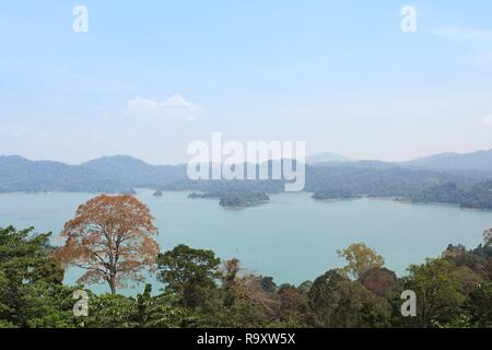 Diga Kenyir, Malaysia Foto Stock