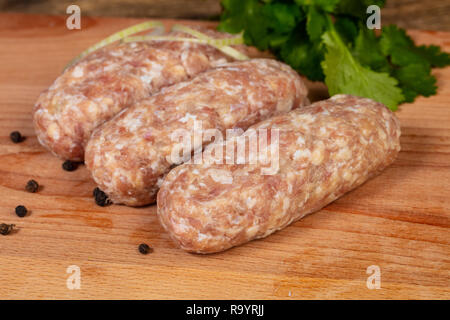 Materie cebab con carne di maiale pronti per la cottura Foto Stock