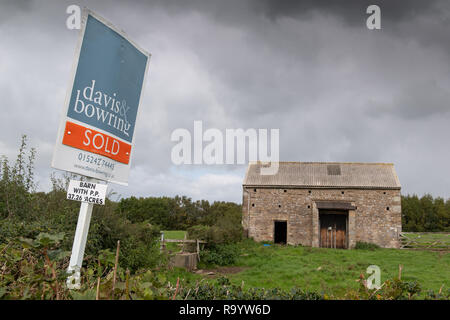 Fienile con permesso di pianificazione e di terreni in vendita in Lancashire, Regno Unito. Foto Stock