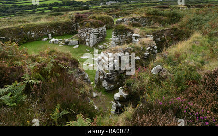 Chysauster. Insediamento Romano-British, occupata dalla media età del Ferro fino alla fine dell'occupazione romana del IV secolo d.c. Villaggio sul cortile. Foto Stock