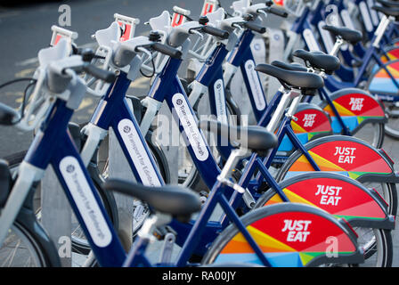 Solo mangiare sponsorizzato noleggio bici a parte per il trasporto di biciclette di Edimburgo per la rete di noleggio nel centro della citta'. Foto Stock