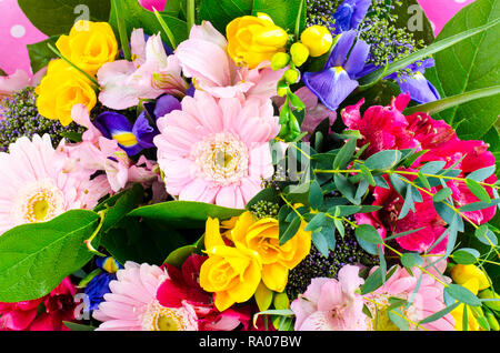 Bellissimo sfondo floreale dal mix di fiori. Foto Studio Foto Stock