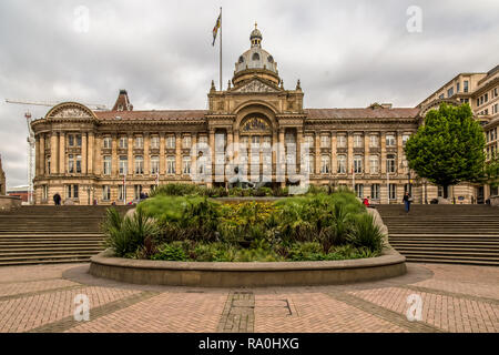 Birmingham City Council House in Victoria Square, Birmingham, Inghilterra con il fiume Statua fontana nel centro. Foto Stock