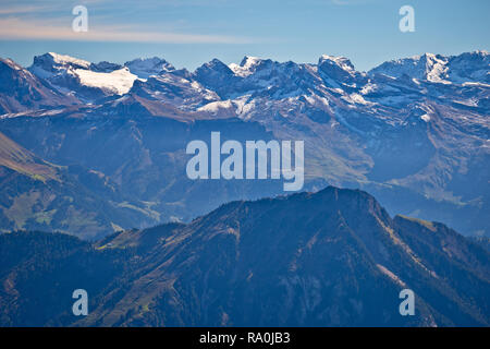 Alpi in Svizzera nei pressi di Pilatus Mountain View, paesaggio svizzero Foto Stock