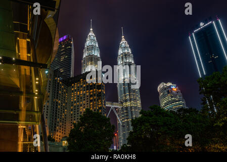 KLCC Twin Tower - Vista dal parco Foto Stock