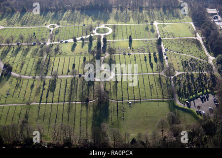 Vista aerea di Heaton cimitero vicino a Bolton, un cimitero in Lancashire, Regno Unito Foto Stock