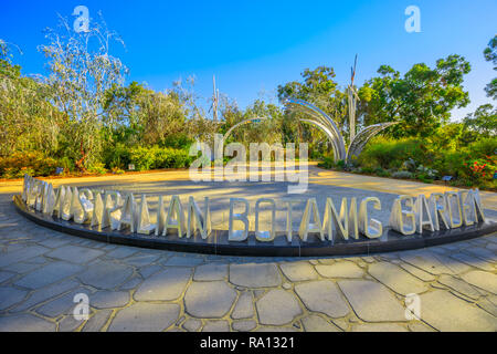 Perth, Australia - Jan 3, 2018: entrata scultura per il Western Australian Giardino Botanico Kings Park, la più popolare destinazione visitatore in Western Australia sul Monte Eliza in Perth. Blue sky. Foto Stock