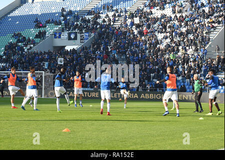 Foto di Massimo Paolone/LaPresse 29 dicembre 2018 Reggio Emilia, Italia sport calcio Sassuolo vs Atalanta - Campionato di calcio di Serie A TIM 2018/2019 - stadio "Mapei - Citt&#xe0; del Tricolore" nella foto: riscaldamento Atalanta Photo Massimo Paolone/LaPresse Dicembre 29, 2018 a Reggio Emilia, Italia sport soccer Sassuolo vs Atalanta - Italian Football Championship League A TIM 2018/2019 - "Mapei stadio". Nel pic: warm up Atalanta Foto Stock