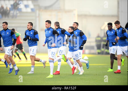 Foto di Massimo Paolone/LaPresse 29 dicembre 2018 Reggio Emilia, Italia sport calcio Sassuolo vs Atalanta - Campionato di calcio di Serie A TIM 2018/2019 - stadio "Mapei - Citt&#xe0; del Tricolore" nella foto: riscaldamento Atalanta Photo Massimo Paolone/LaPresse Dicembre 29, 2018 a Reggio Emilia, Italia sport soccer Sassuolo vs Atalanta - Italian Football Championship League A TIM 2018/2019 - "Mapei stadio". Nel pic: warm up Atalanta Foto Stock