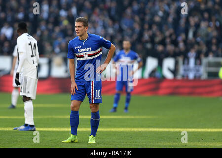 Torino, Italia. 29 ottobre, 2018. Dennis Praet di UC Sampdoria in azione durante la serie di una partita di calcio tra Juventus e UC Sampdoria. Credito: Marco Canoniero/Alamy Live News Foto Stock