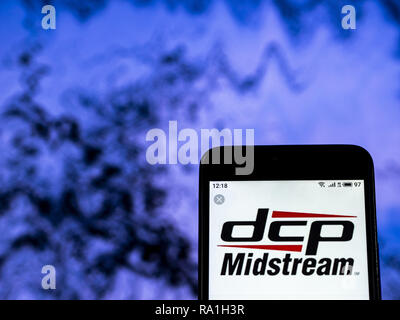 Kiev, Ucraina. 28 dicembre, 2018. DCP Midstream Partners logo azienda vede visualizzato su un telefono intelligente. Credito: Igor Golovniov SOPA/images/ZUMA filo/Alamy Live News Foto Stock