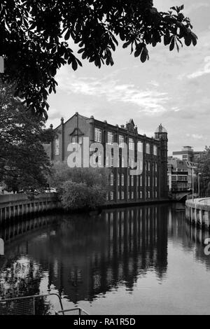 Il fiume Wensum quayside, Norwich City, contea di Norfolk, Inghilterra, Regno Unito Foto Stock