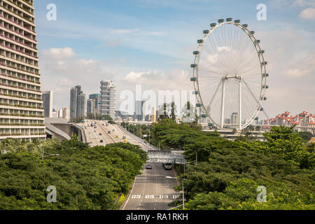 Singapore - Dicembre 2018: Singapore Flyer, la più grande ruota panoramica del mondo. Foto Stock