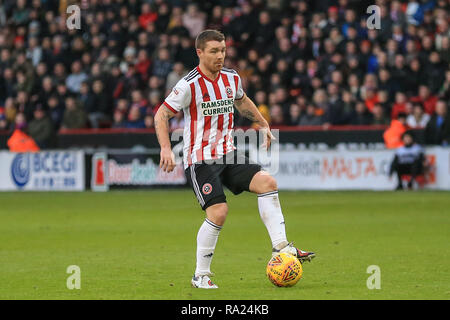 Il 29 dicembre 2018, Bramall Lane, Sheffield, Inghilterra; Sky scommessa campionato, Sheffield United vs Blackburn ; John Fleck (04) di Sheffield regno con la sfera Credito: Mark Cosgrove/News immagini English Football League immagini sono soggette a licenza DataCo Foto Stock