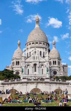 Il Sacre Coeur basilica sulla collina di Montmartre - Parigi, Francia Foto Stock