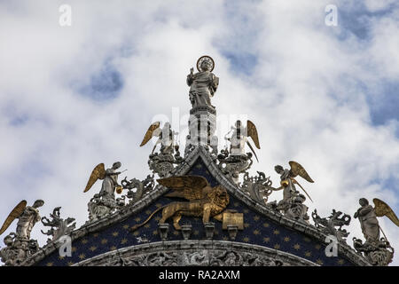 Venezia, Italia - 29 Maggio 2016: statue e monumenti di Venezia sculture decorative Foto Stock