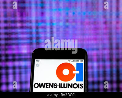 Owens-Illinois Glass Company logo che si vede visualizzato sul telefono intelligente Foto Stock