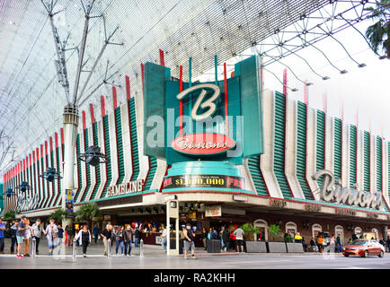 Ingresso per il famoso Binion's Gambling Hall and Hotel, un vintage casinò si trova al Fremont Street Experience in Downtown Las Vegas, nanovolt Foto Stock