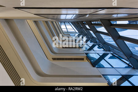 Interno del Jockey Club Torre di innovazione a Hong Kong Polytechnic University Foto Stock