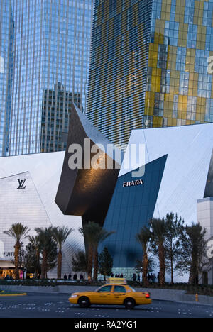 I negozi di cristalli, noto anche come cristalli a CityCenter è un lussuoso centro commerciale per lo shopping nel complesso CityCenter sulla Strip di Las Vegas, nel Nevada. Foto Stock