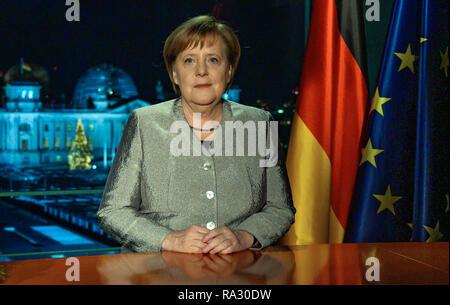 Berlino, Germania. 30 Dic, 2018. Berlin 31 dicembre 2018; il cancelliere tedesco Angela Merkel fotografati dopo il suo nuovo anno il discorso è stato registrato presso la cancelleria. Credito: John Macdougall/AFP PISCINA/dpa/Alamy Live News Foto Stock