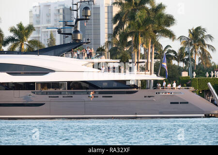 Miami Beach, FL, Stati Uniti d'America. 30 Dic, 2018. Jamie Foxx parti su un yacht RossiNavi (63 metri di yacht Utopia iv) il 30 dicembre 2018 a Miami in Florida. Credito: Hoo Me.Com/Media punzone/Alamy Live News Foto Stock