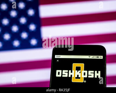 Dicembre 30, 2018 - Kiev, Ucraina - Oshkosh Corporation logo che si vede visualizzato su un telefono intelligente. (Credito Immagine: © Igor Golovniov/SOPA immagini via ZUMA filo) Foto Stock