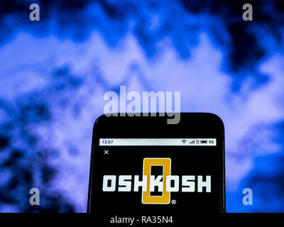 Dicembre 30, 2018 - Kiev, Ucraina - Oshkosh Corporation logo che si vede visualizzato su un telefono intelligente. (Credito Immagine: © Igor Golovniov/SOPA immagini via ZUMA filo) Foto Stock