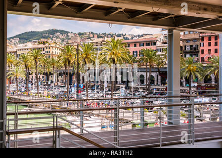 Acquario di Genova, ingresso, yahts sul Porto Antico (Genova, Zena), Liguria, Italia, Europa Foto Stock