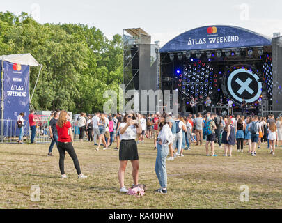 KIEV, UCRAINA - Luglio 07, 2018: la gente visita Atlas Festival Weekend in Expocenter nazionale. Il weekend di Atlas è un popolare annuale di musica moderna e arti Foto Stock