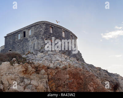 Lookout, fortificazione vicino a Portovenere, Liguria, Italia. Con bird. Foto Stock