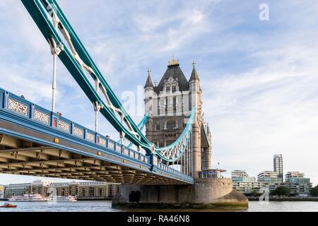 Il Tower Bridge, London, Regno Unito Foto Stock