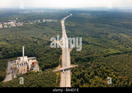 Antenna di rifiuti-alimentato riscaldamento e impianto di alimentazione vicino autostrada Autobahn A3, vicino a Offenbach e Francoforte sul Meno Foto Stock