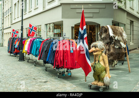 Troll figure sulla strada di Alesund, Norvegia, l'Europa. Foto Stock