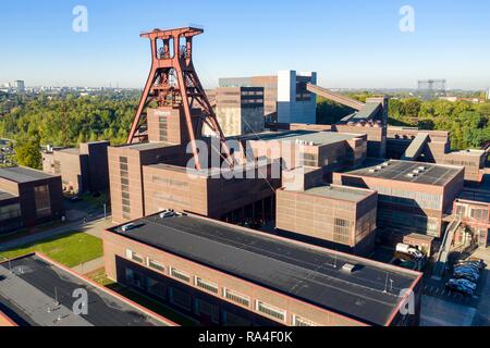 Patrimonio mondiale miniera di carbone Zollverein a Essen, doppio traliccio di miniera di albero 12, fuchi foto, Essen, Renania settentrionale-Vestfalia Foto Stock