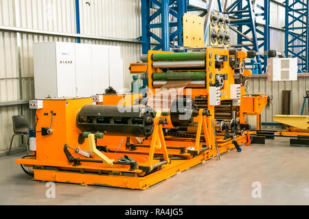 Johannesburg, Sud Africa - 18 Settembre 2014: all'interno di un trasformatore Manufacturing Facility in fabbrica Foto Stock