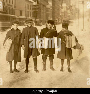 Newsboys Albany, New York, febbraio 1910. Foto Stock