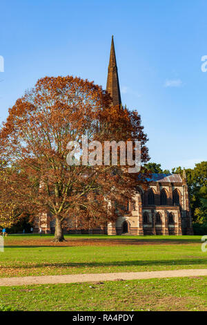 Santa Maria vergine cappella anglicana nella bella campagna di Clumber Park, Nottinghamshire, Inghilterra Foto Stock