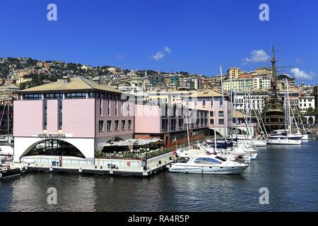 Wlochy - Liguria - Genova - Porto Genuanski - panorama z widokiem na miasto Italia - Liguria - Genova - vista panoramica sul porto e la città di Genova Foto Stock