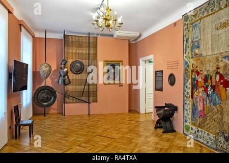 Czarnolas, Mazovia / Polonia - 2018/09/01: interno del centro storico di Manor House di Czarnolas che ospita il museo di Jan Kochanowski - iconica rinascimentale polacco poeta e scrittore Foto Stock