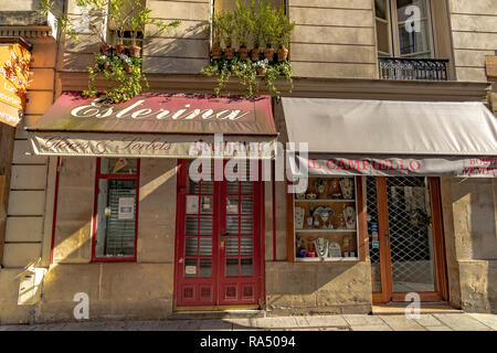 Esterina glacè e sorbetto shop e Il Campiello una maschera decorativa shop on Rue Saint-Louis en l'Île ,l'île Saint-Louis,Parigi Foto Stock