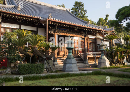 Nagasaki, Giappone - 24 Ottobre 2018: Kotaiji tempio motivi, uno dei templi lungo la Temple Street, Teramachi dori Foto Stock